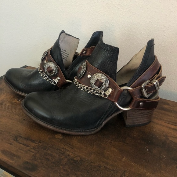 Free bird Mystic low cut booties - Picture 2 of 6